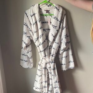 BRAND NEW Victoria Secret Robe